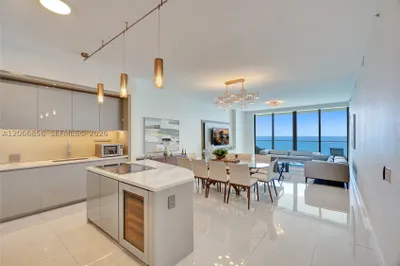 18975 Collins Ave #2303 1