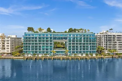 9221 E Bay Harbor Dr #309 1