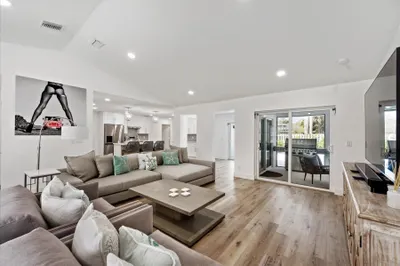 1534 Farmington Ct 1