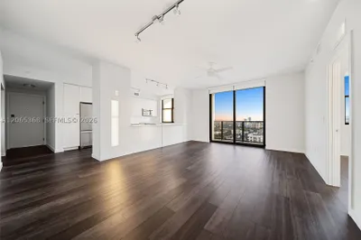 555 NE 8th St #1801 1
