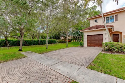 5721 Isles Circle 1