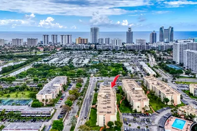 2000 Atlantic Shores Boulevard #410 1