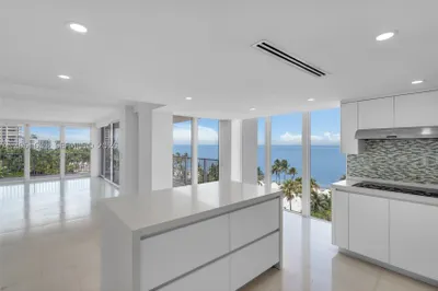 881 Ocean Dr #7H 1