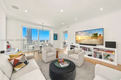 1425 Brickell Ave #51D 1