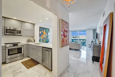 401 NE 14th Avenue #705 1
