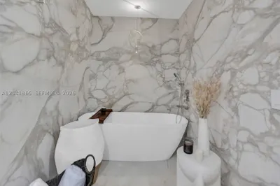 950 Brickell Bay Dr #5608 1