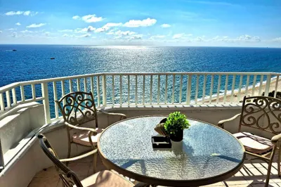 Claridge balcony