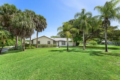 3725 Lone Pine Road 1