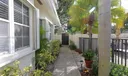 633 NE 9th Ave #9 Photo