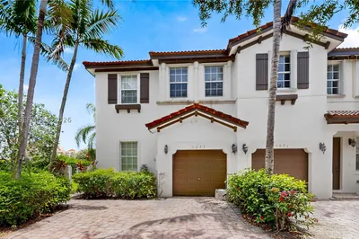 1073 NE 30th Ave 1