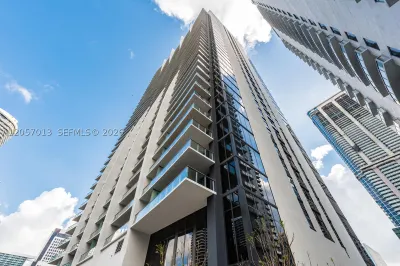1010 Brickell Ave #3701 1