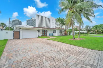 2212 NE 32nd Ave 1