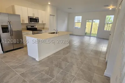 1175 SE 1 St 0 1