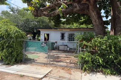 1851 NW 34th St 1