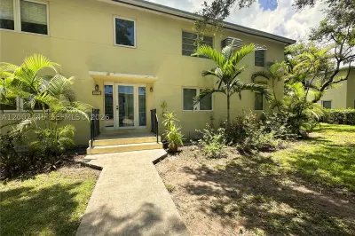 7734 SW 55th Ave #B 1