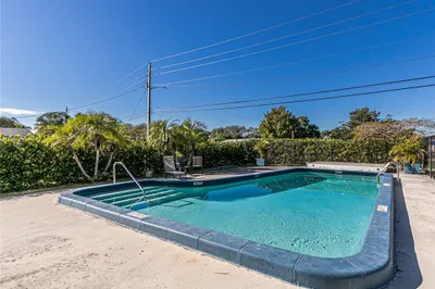 5100 SW 90th Avenue #301 1