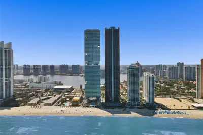 18555 Collins Ave #5501 1