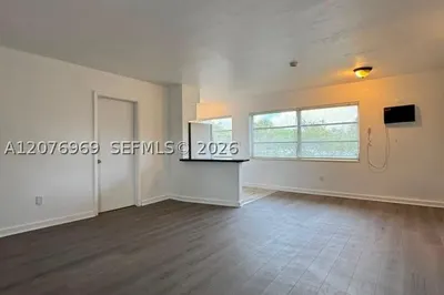 17031 NE 21st Ave #16 1