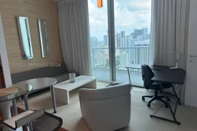 300 S Biscayne Blvd #T-3703 1