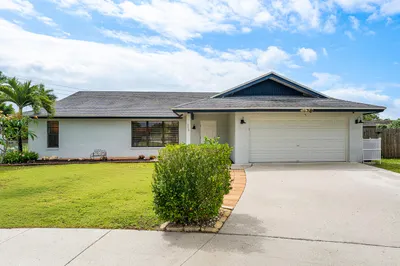 206 Parkwood Drive S 1