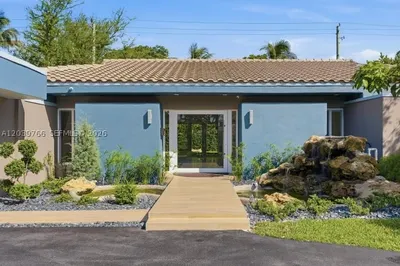 291 E Shore Dr E 1
