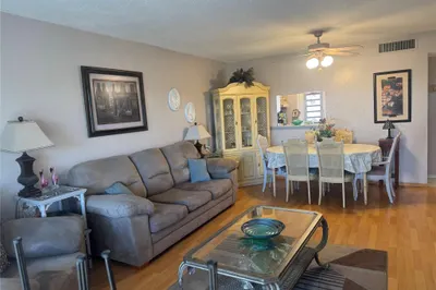 3940 NW 42 Avenue #315 1