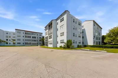 2860 Somerset Drive #412k 1