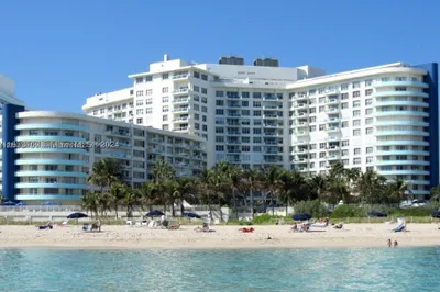 5151 Collins Ave #1423 1