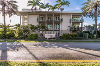 4225 El Mar Drive 1