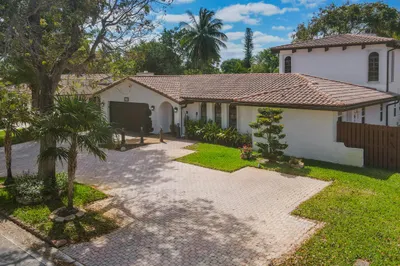 8724 NW 27th Street 1