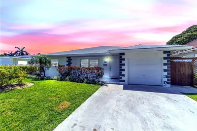 806 NE 4th St 1