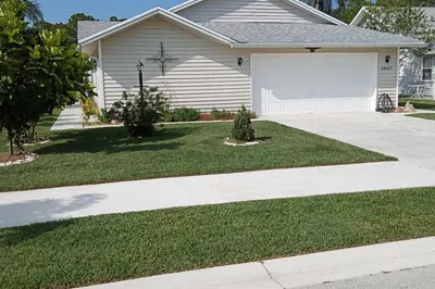 fronthousejpg