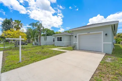 1330 NW 11th St 1