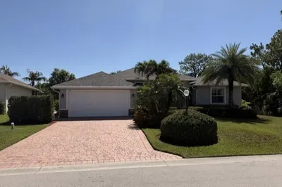 367 SW Vista Lake Drive 1