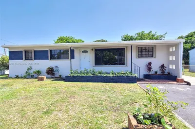 1720 NW 180th Ter #Side 1
