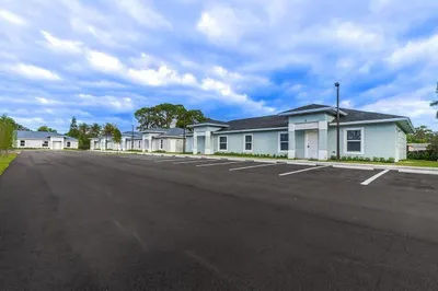 3901 Gulfstream Road #7 1