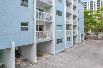 2920 SW 28th Ter #207 1