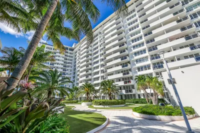 100 Lincoln Rd #502 1