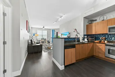804 E Windward Way #120 1