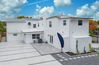 590 SW 23rd Ave 1