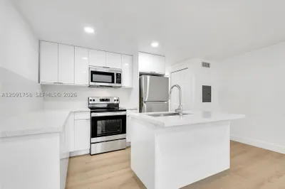 1632 NW 16th Ter #6 1