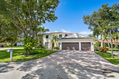 1225 Egret Circle S 1