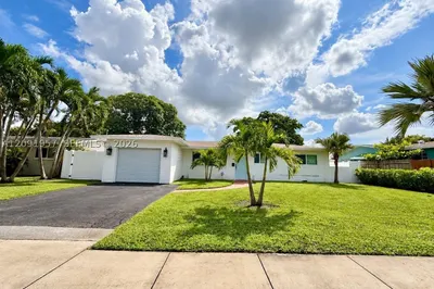 401 SW 72nd Ave 1