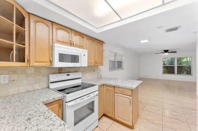 1945 NW 4th Avenue #42c 1