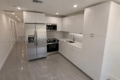 607 NW 8th Ave 1