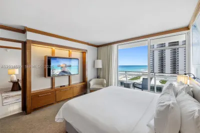 6801 Collins Ave #1010 1