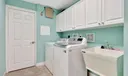 189 Umbrella Place Photo