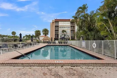 2101 Atlantic Shores Blvd #207 1