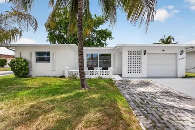 1055 NW 72nd Terrace Nw 1