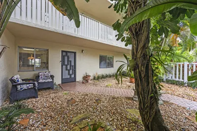 7146 Huntington Lane #105 1